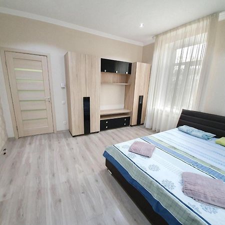 Tourist Home At Stefan Cel Mare With 2 Rooms تشيسيناو المظهر الخارجي الصورة